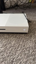 Microsoft Xbox One S con