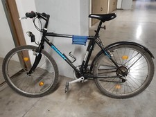 Mountain bike Giant nera, bici uomo usata, porta borraccia