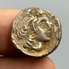 Antica moneta greca Alessandro in argento massiccio in discrete condizioni