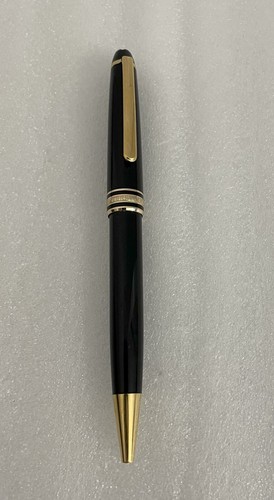 Una precedente penna - a, sfera