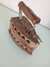 Antico ferro da stiro a