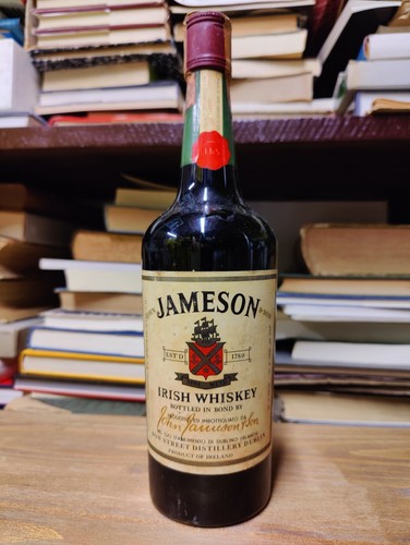 Jameson irish whisky john - -,