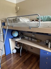 LETTO A CASTELLO SALVASPAZIO C/SCALETTA A GRADINI C/SCRIVANIA