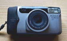 macchina fotografica vintage NIKON Zoom 600 AF