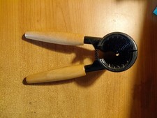 Schiaccianoci ApriBottiglie Tappi Manuale  Frutta Secca Noci Mandorle Nocciole .