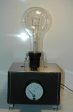 Lampada da tavolo industriale