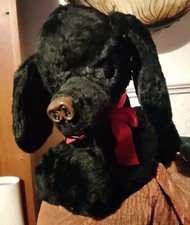 Peluche cane barboncino nero kitsch vintage da collezione con nastro rosso