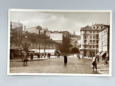 TRIESTE PIAZZA GOLDONI ANIMATA