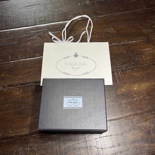 Prada milano scatola 10x8x4 - prada,