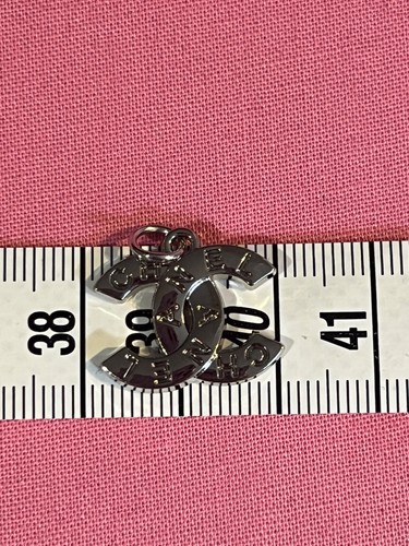 Pendentif breloque charm