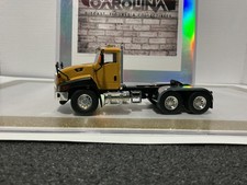 1/50 NORSCOT CAT TRACTOR