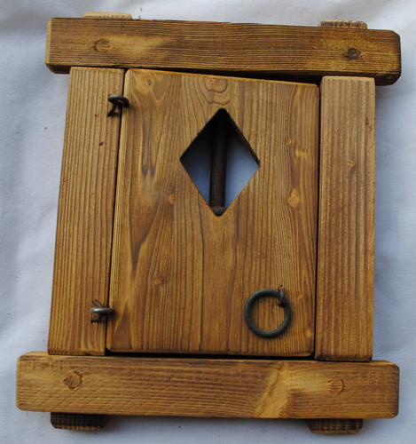 Finestra legno con - grata, in