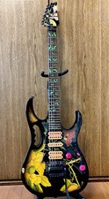 Ibanez JEM77 motivo floreale primo modello Steve Vai