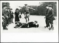 Foto vintage Pattinaggio a rotelle 1909 Ft 36269 - Stampa 24x18 cm