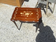 Tavolino come complemento d'arredo