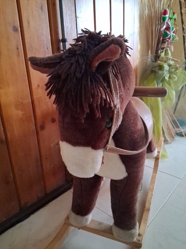 Cavallo dondolo con suoni - a,