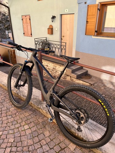 Bicicletta mountain bike - bicicletta,