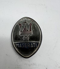 Emblema logo posteriore MASERATI Biturbo 420 S berlina (AM332)