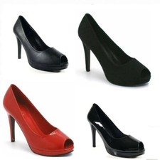 Nuove scarpe da travestimento