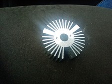 Dissipatore di calore in alluminio ossidato a forma di girasole rotondo da 50*20