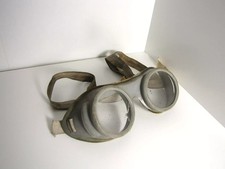 Vecchi occhiali occhialoni da lavoro vintage anni 50 rinascita dopoguerra Italia