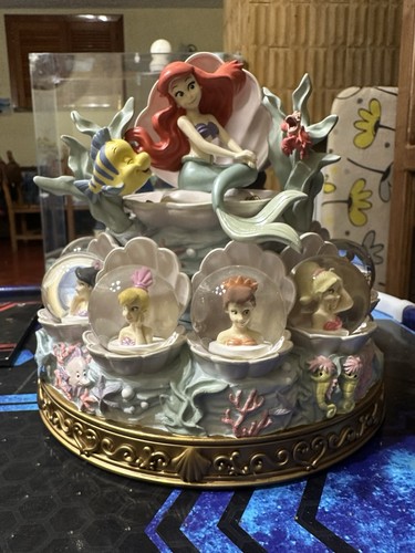 Disney snowglobe ariel ursula - ariel,