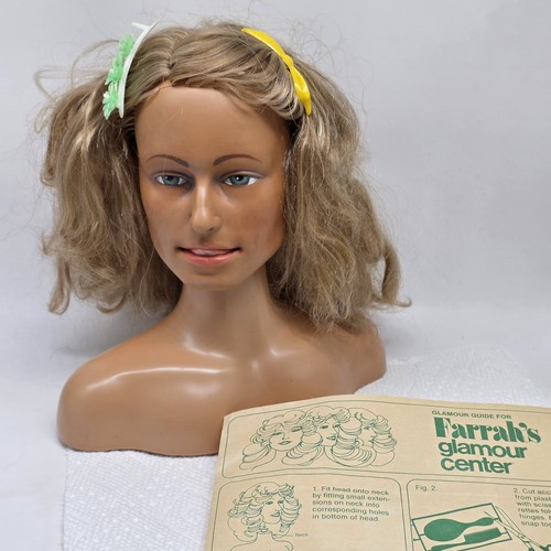 Farrah glamour center 1977 - farrah's,