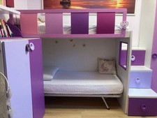 Camera Con Letto A Soppalco Ragazza