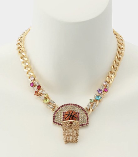 Collana con ciondolo grosso