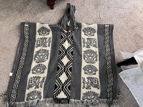 Poncho con cappuccio tejidos - poncho,