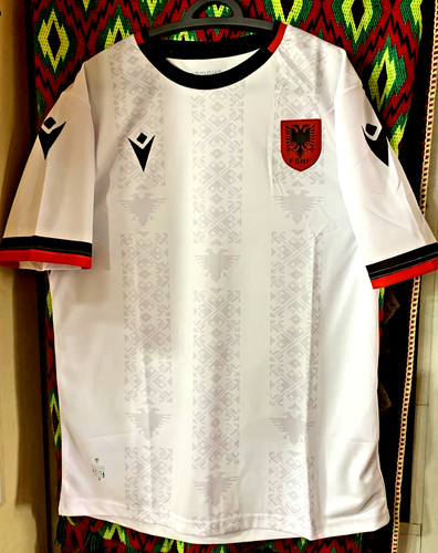 Nuova maglia albania - nuova,