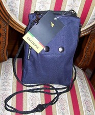 Borsello DIADORA multitasche in tessuto BLU SCURO con passante per cintura