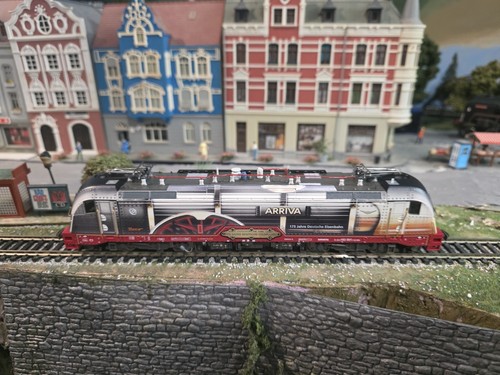 Roco 183 arriva - db,