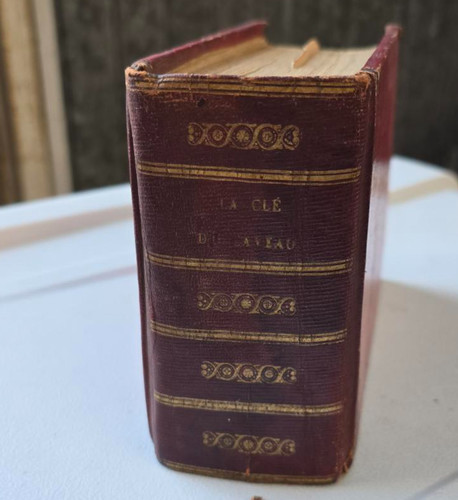 Livre cle caveau - livre,
