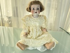 Vecchia bambola testa di