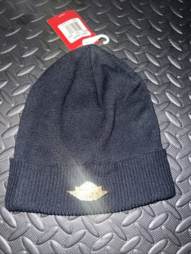 Cappello nuovo con - , etichette