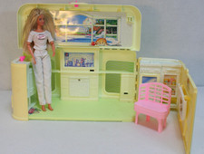 Vintage Barbie Rock & Play Radio House Playset giocattolo FUNZIONA con vestiti sedia bambola
