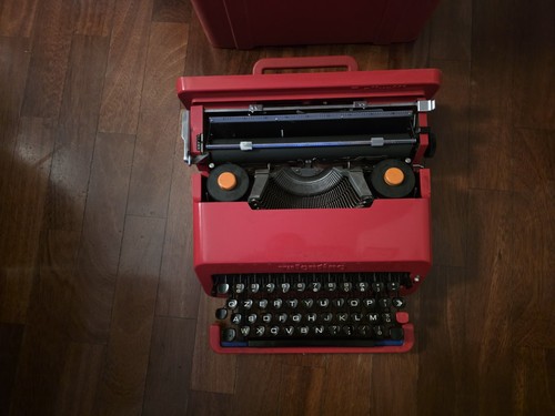 Olivetti valentine design - olivetti,