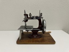 Mini Macchina da Cucire Antica