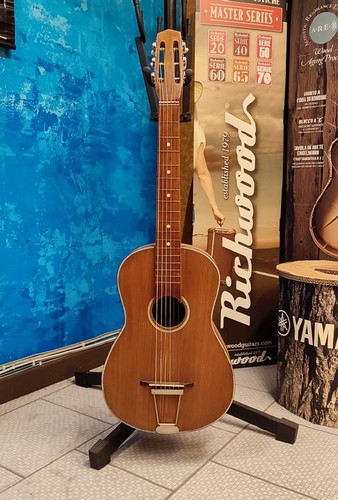 Mauro chitarra - di,