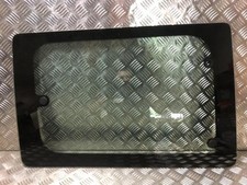 Vetro laterale fisso