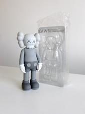 Kaws Companion grigio edizione