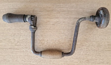 Antico trapano a mano in ferro