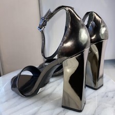 Y2K Vintage $300 Schutz Salto