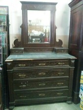 Antico como con specchiera