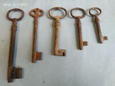 LOTTO DI 5 ANTICHE CHIAVI IN FERRO FORGIATO DA COLLEZIONE