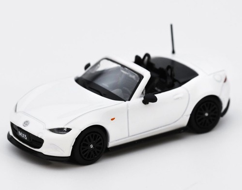 Mazda roadster white - mx-5,