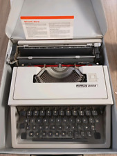 Macchina da scrivere Olivetti Dora