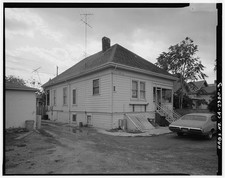 Lencio Beltramo House, 323