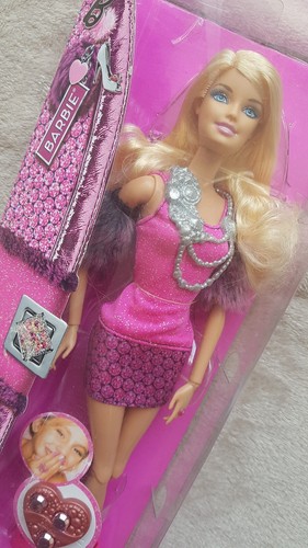 Barbie fashionistas 2011 - barbie,